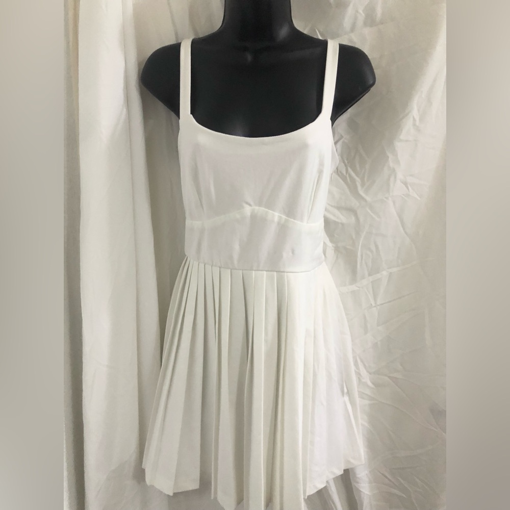 Trixxi white tennis dress style mini dress with pleated skirt size medium new